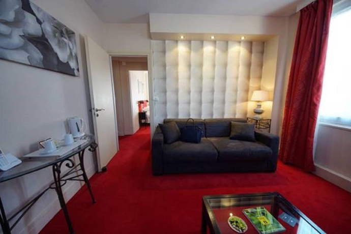 Imagen de la habitación del Hotel Le Boeuf Couronn&eacute;. Foto 8