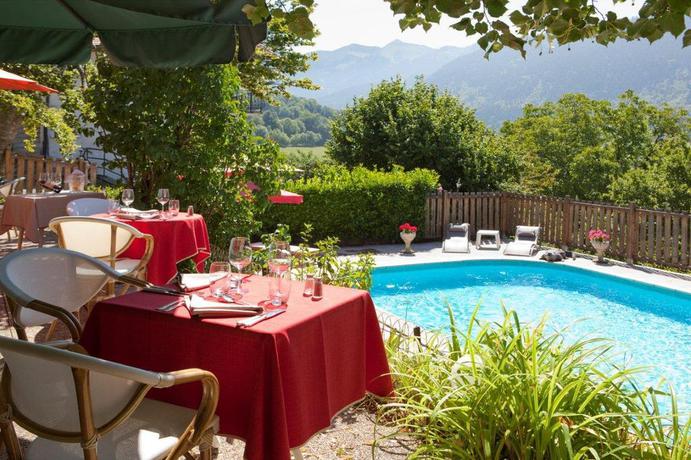 Imagen de la piscina del Hotel Le Bois Joli. Foto 5