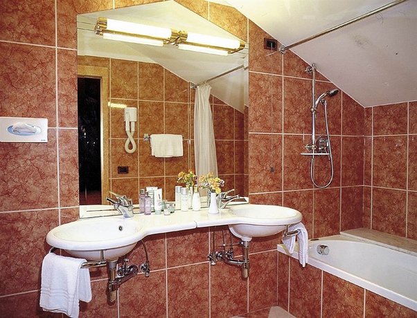 Imagen de la habitación del Hotel Le Boulevard. Foto 8