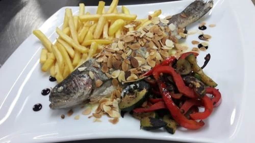 Imagen del bar/restaurante del Hotel Le Boulevard, Mazamet. Foto 3