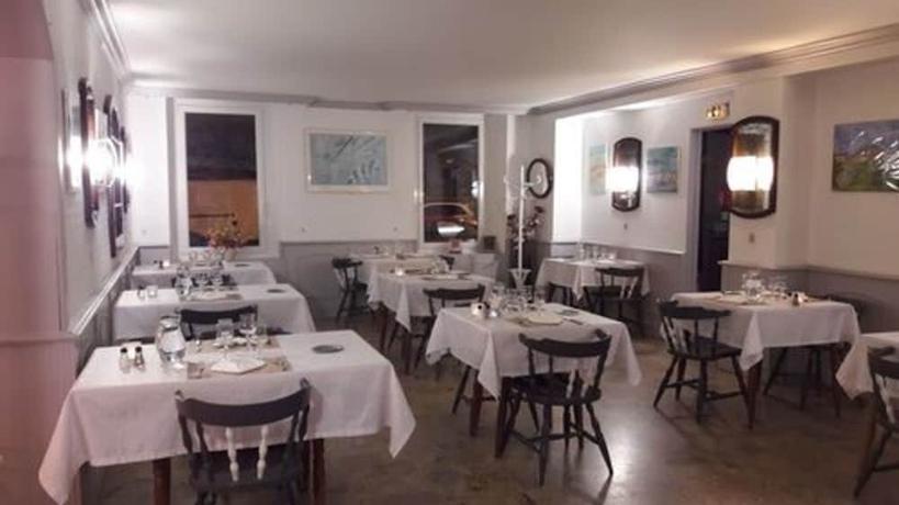Imagen del bar/restaurante del Hotel Le Boulevard, Mazamet. Foto 9