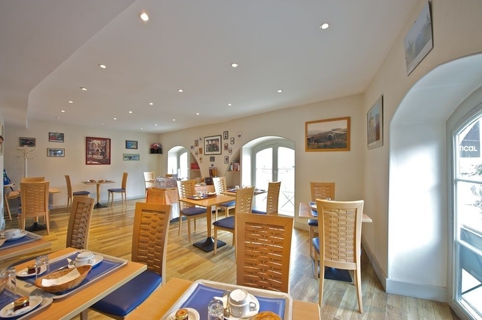 Imagen del bar/restaurante del Hotel Le Bourbon. Foto 2