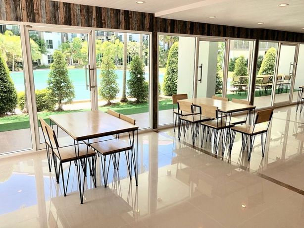 Imagen del bar/restaurante del Hotel Le Breeze Resort. Foto 3