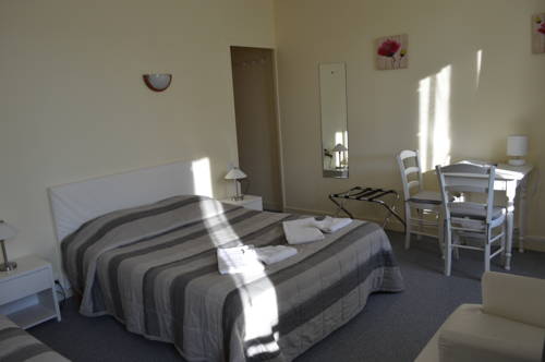 Imagen de la habitación del Hotel Le Bretagne. Foto 10