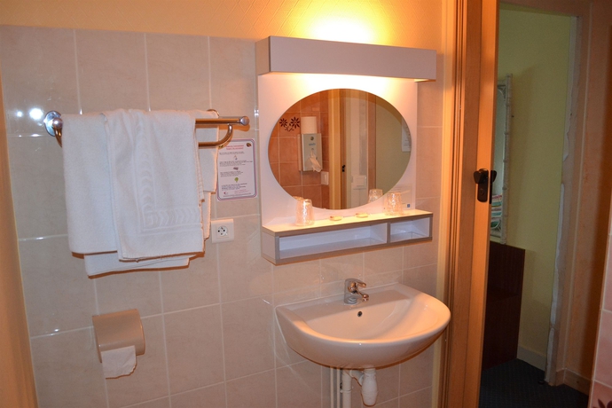 Imagen de la habitación del Hotel Le Bretagne, Saint Nazaire. Foto 5