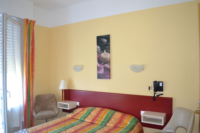 Imagen de la habitación del Hotel Le Bretagne, Saint Nazaire. Foto 7