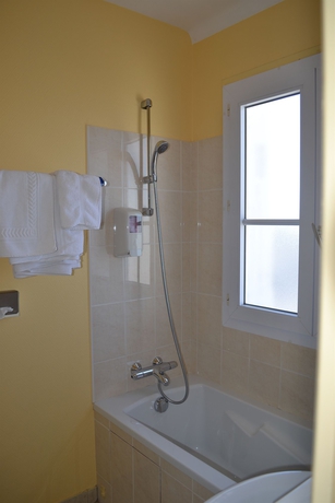 Imagen de la habitación del Hotel Le Bretagne, Saint Nazaire. Foto 11