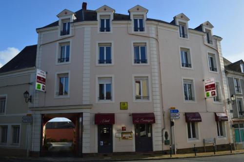 Imagen general del Hotel Le Bretagne, Sille-le-Guillaume. Foto 3
