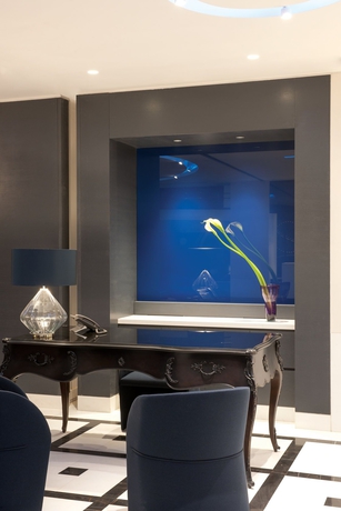 Imagen de los interiores del Hotel Le Bristol. Foto 14