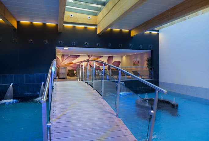 Imagen de la piscina del Hotel Le Bristol Leukerbad. Foto 13