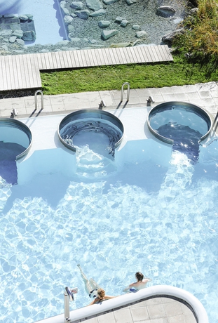 Imagen de la piscina del Hotel Le Bristol Leukerbad. Foto 14