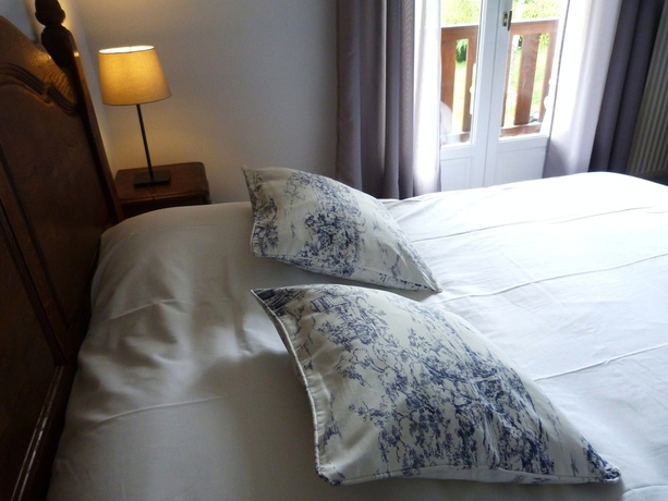 Imagen de la habitación del Hotel Le Brunet. Foto 8