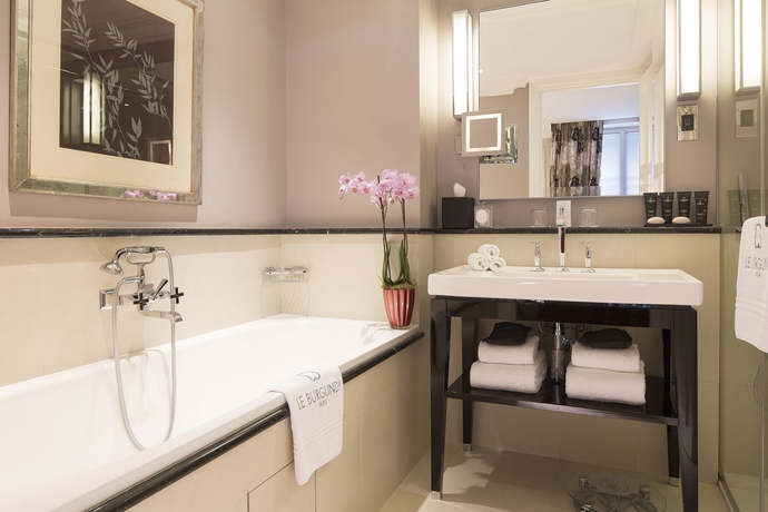 Imagen de la habitación del Hotel Le Burgundy. Foto 3