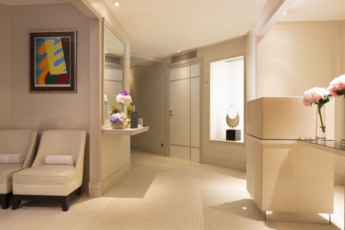 Imagen de la piscina del Hotel Le Burgundy. Foto 15