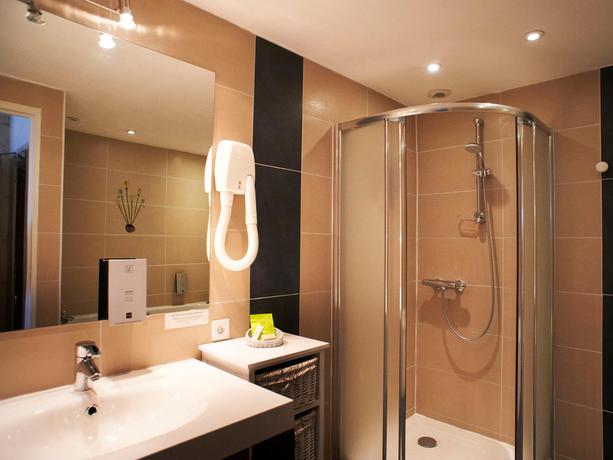 Imagen de la habitación del Hotel Le Bussy. Foto 3