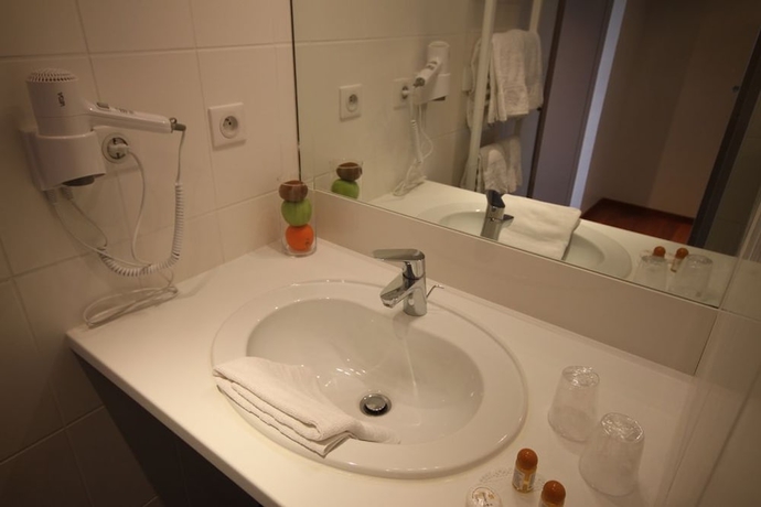 Imagen de la habitación del Hotel Le Cadusia. Foto 15