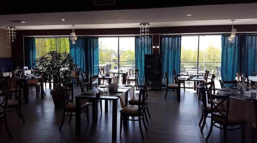 Imagen del bar/restaurante del Hotel Le Cadusia. Foto 6