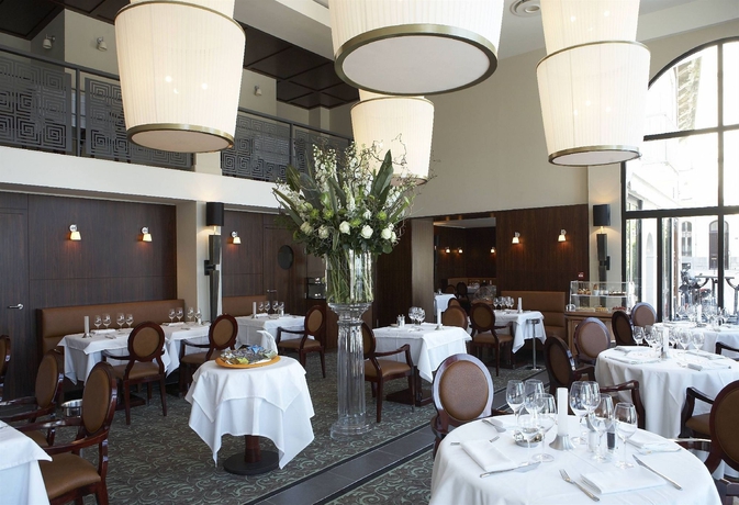 Imagen del bar/restaurante del Hotel Le Café De Paris. Foto 6