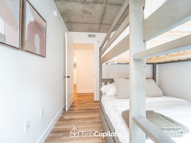 Imagen de la habitación del Hotel Le Ca&iuml;man, Quebec City. Foto 2