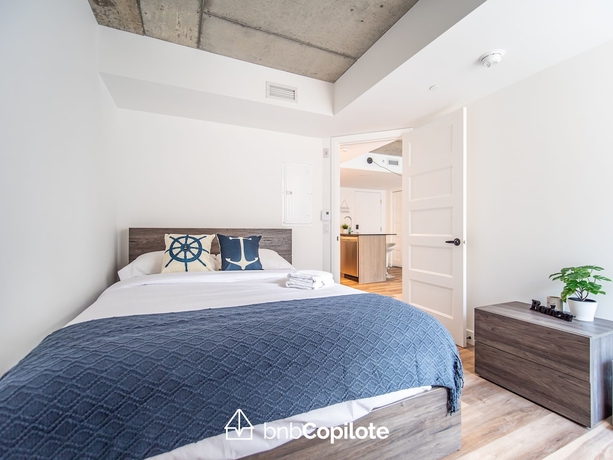 Imagen de la habitación del Hotel Le Ca&iuml;man, Quebec City. Foto 10