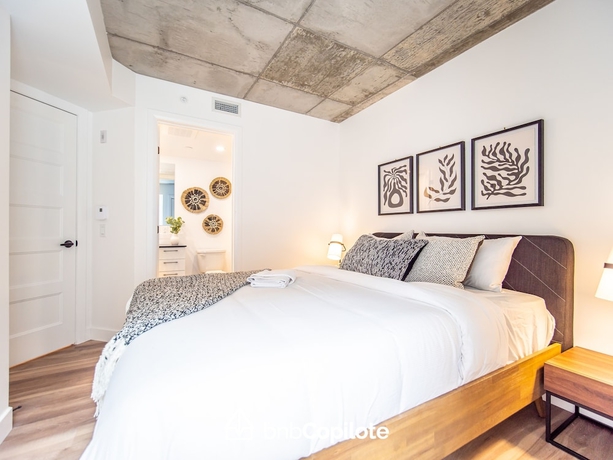 Imagen de la habitación del Hotel Le Ca&iuml;man, Quebec City. Foto 15