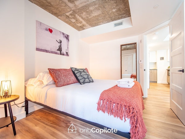 Imagen de la habitación del Hotel Le Ca&iuml;man, Quebec City. Foto 17