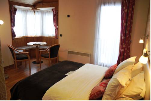 Imagen de la habitación del Hotel Le Calgary. Foto 8