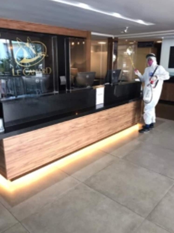 Imagen de los interiores del Hotel Le Canard Joinville. Foto 18