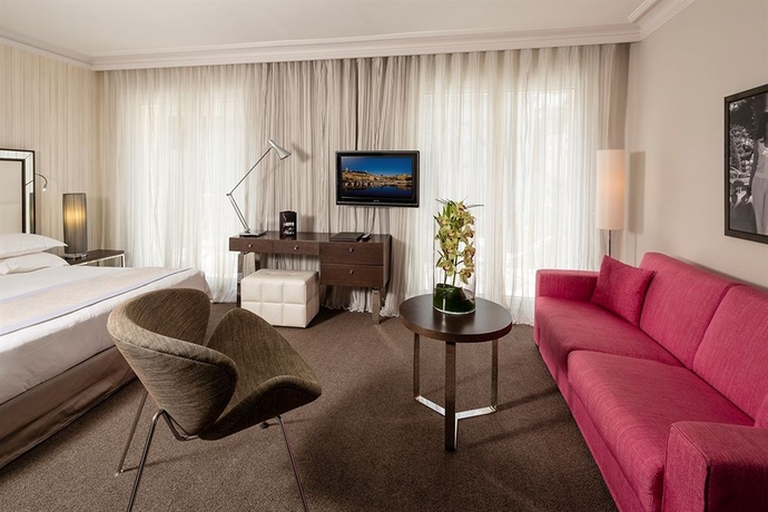 Imagen de la habitación del Hotel Le Canberra. Foto 5