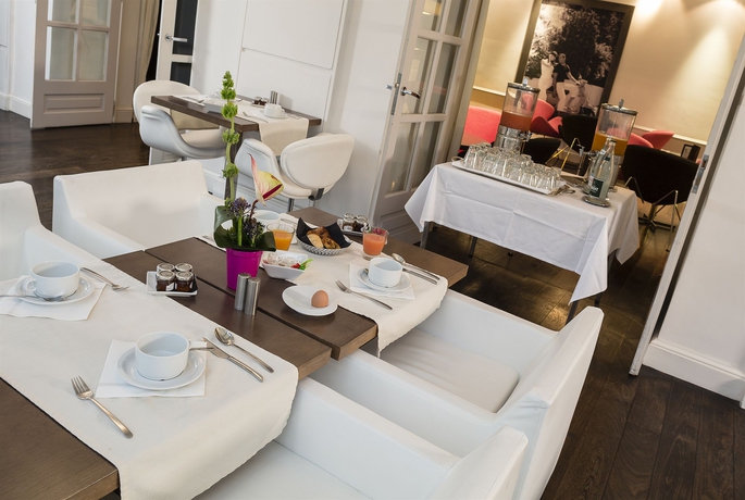 Imagen del bar/restaurante del Hotel Le Canberra. Foto 3