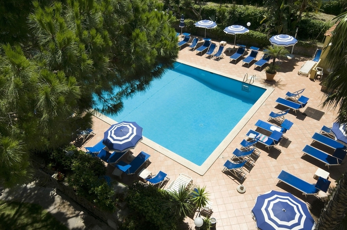 Imagen de la piscina del Hotel Le Canne Family Resort & Spa. Foto 18