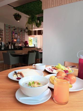Imagen del bar/restaurante del Hotel Le Cannes. Foto 4