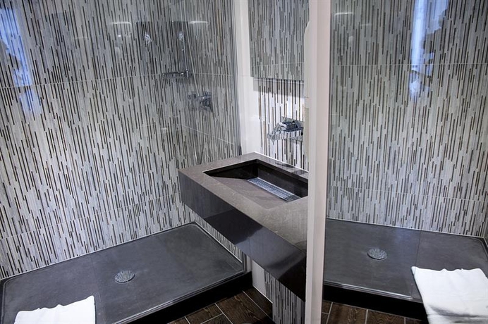 Imagen general del Hotel Le Cardinal. Foto 8