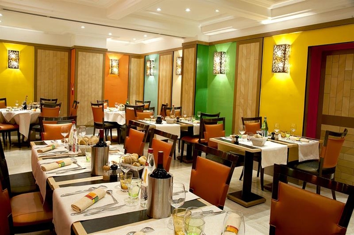 Imagen general del Hotel Le Cardinal. Foto 9