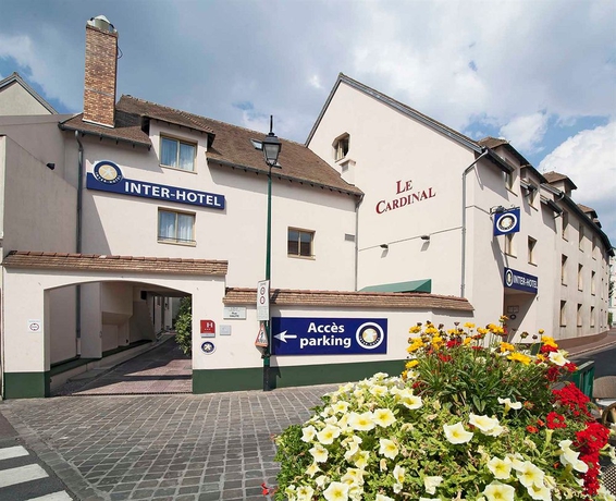 Imagen de los exteriores del Hotel Le Cardinal Rueil Centre. Foto 14