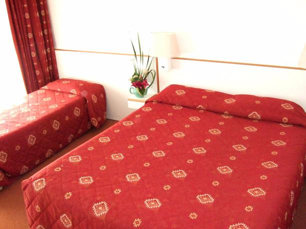 Imagen de la habitación del Hotel Le Carina. Foto 6