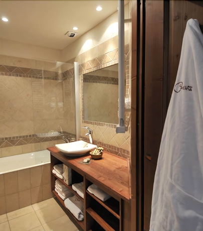 Imagen de la habitación del Hotel Le Carlina By Les Etincelles. Foto 5