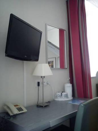 Imagen de la habitación del Hotel Le Carmin, Le Havre. Foto 4