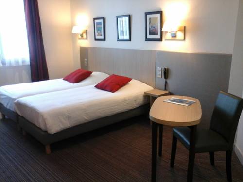 Imagen de la habitación del Hotel Le Carmin, Le Havre. Foto 12