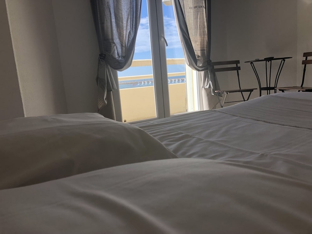 Imagen de la habitación del Hotel Le Carnon. Foto 2
