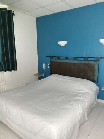 Imagen de la habitación del Hotel Le Carry H&ocirc;tel. Foto 2