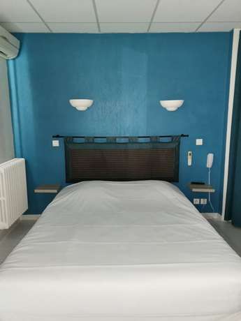 Imagen de la habitación del Hotel Le Carry H&ocirc;tel. Foto 17