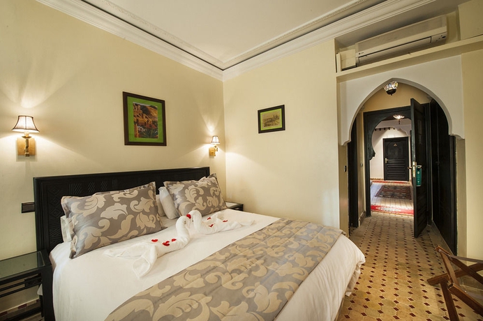 Imagen de la habitación del Hotel Le Caspien. Foto 4