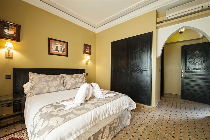 Imagen de la habitación del Hotel Le Caspien. Foto 6