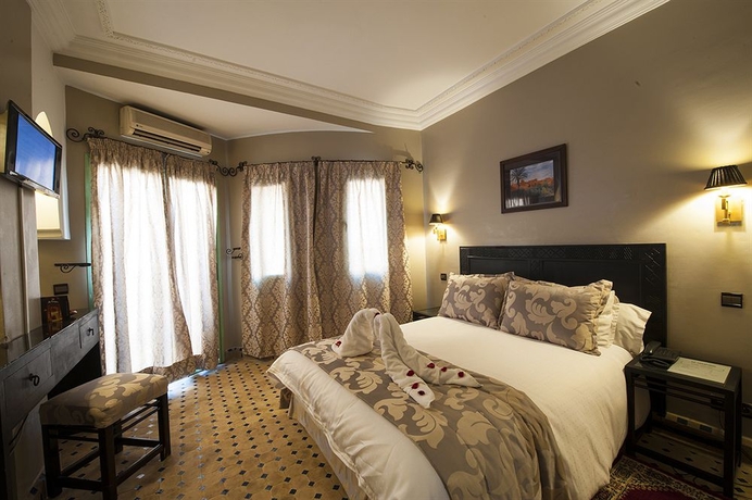 Imagen de la habitación del Hotel Le Caspien. Foto 7