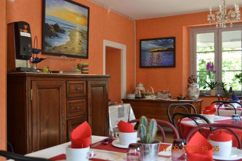 Imagen del bar/restaurante del Hotel Le Castel. Foto 5