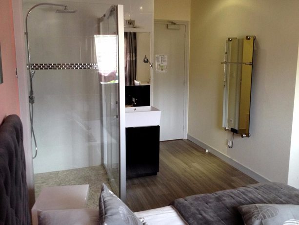 Imagen de la habitación del Hotel Le Castel Fleuri, Saint-Jean-en-Royans. Foto 2