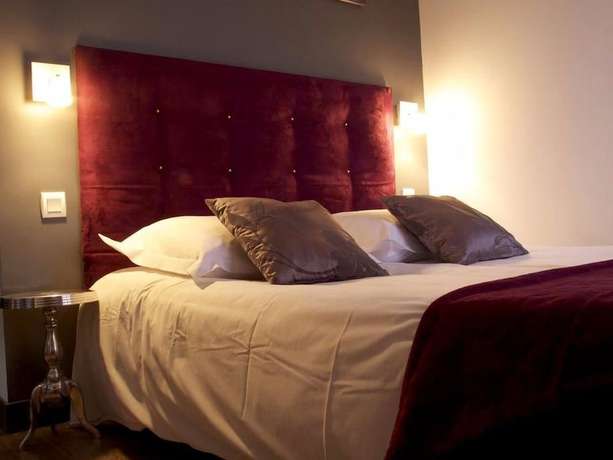 Imagen de la habitación del Hotel Le Castel Fleuri, Saint-Jean-en-Royans. Foto 5