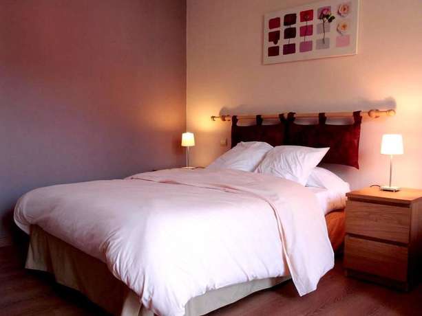 Imagen de la habitación del Hotel Le Castel Fleuri, Saint-Jean-en-Royans. Foto 10