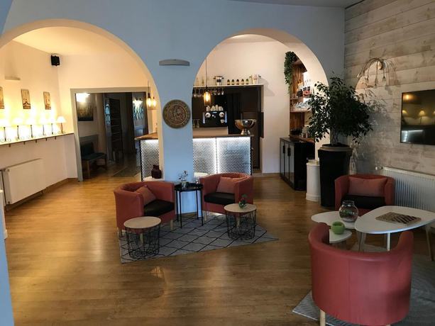 Imagen de los interiores del Hotel Le Castel Fleuri, Saint-Jean-en-Royans. Foto 20